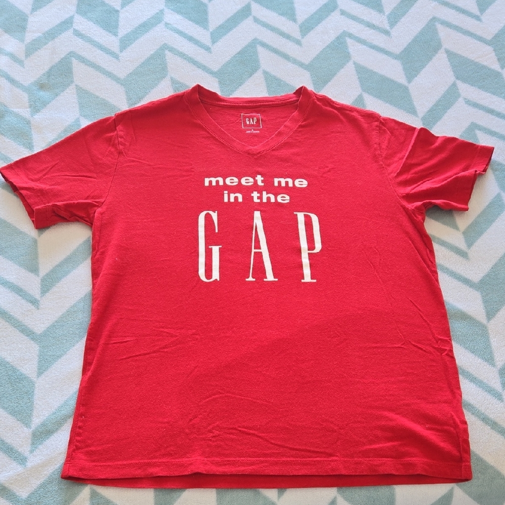 "Meet me in the GAP" T-shirt